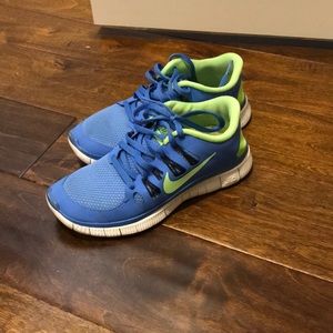 Women’s Nike Free Run. Size 6